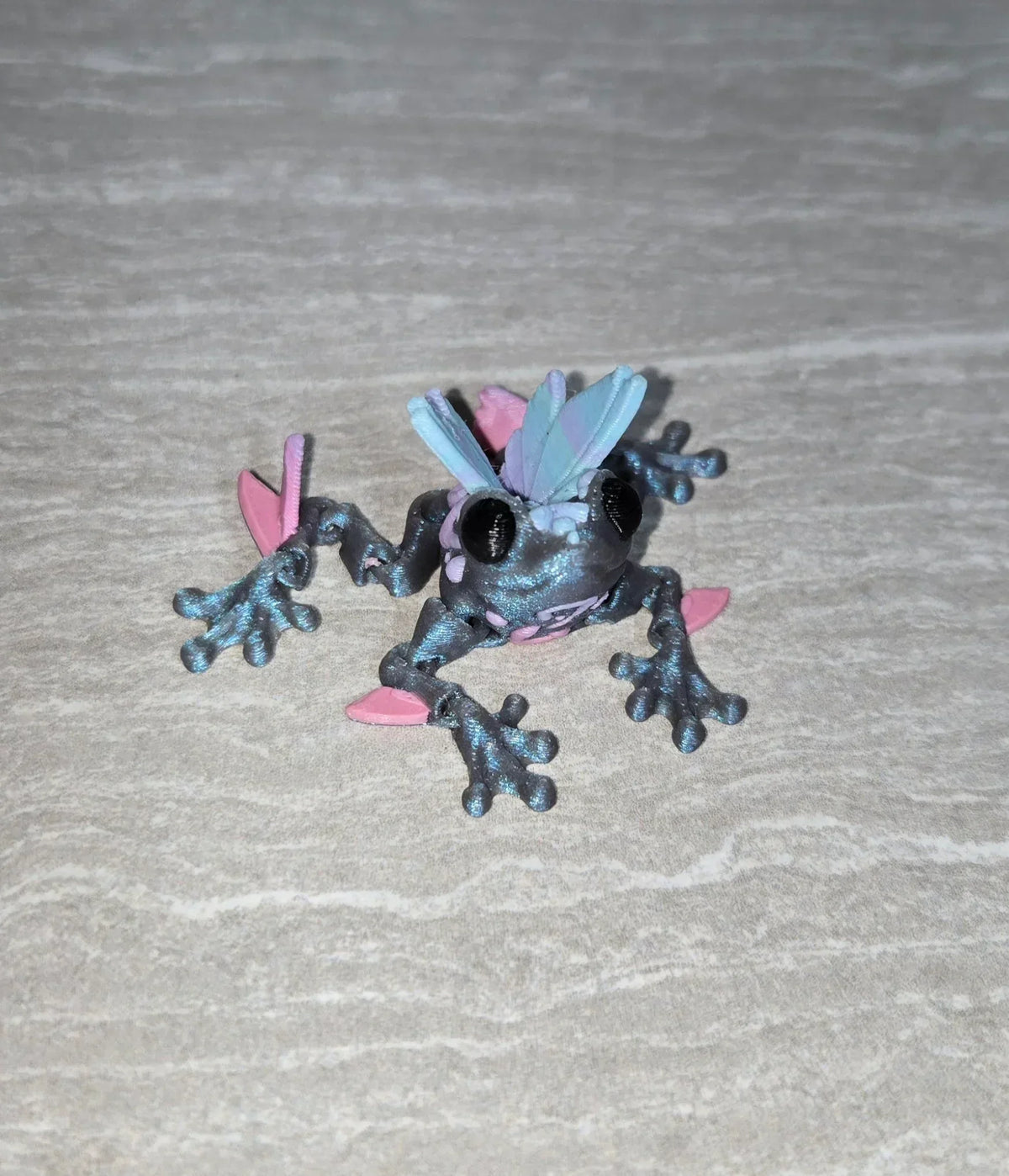 Butterfly Frog 3D printed articulated flexi toy by Cosmic 3D Creations