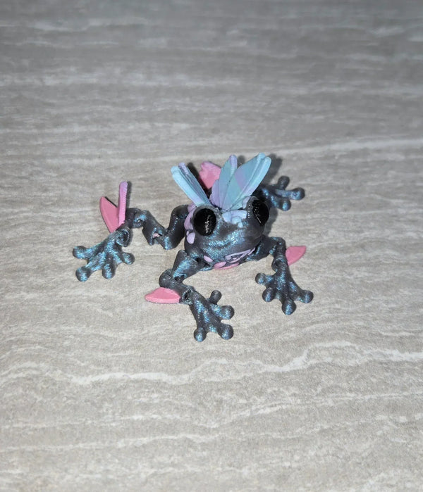 Butterfly Frog 3D printed articulated flexi toy by Cosmic 3D Creations