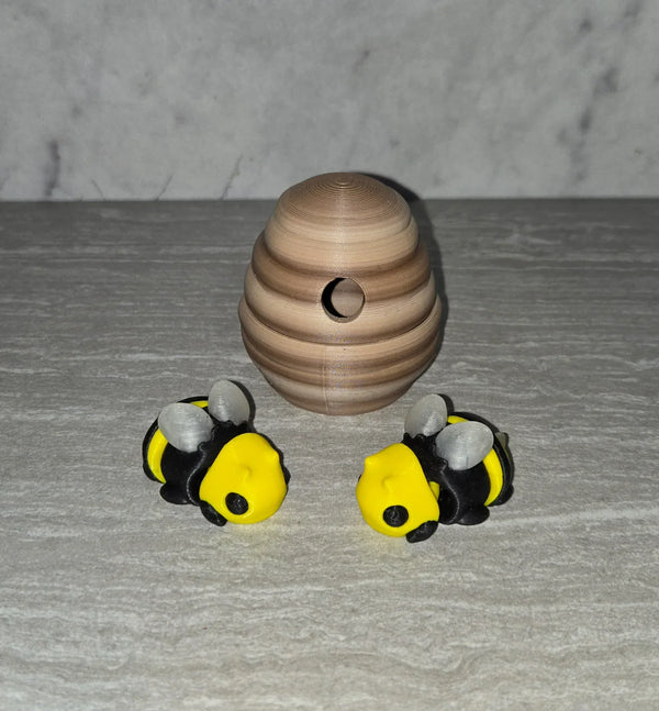 Horned Bee 3D printed articulated flexi toy by Cosmic 3D Creations