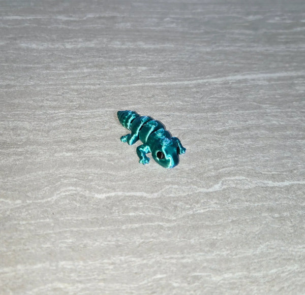 Gecko 3D printed articulated flexi toy by Cosmic 3D Creations